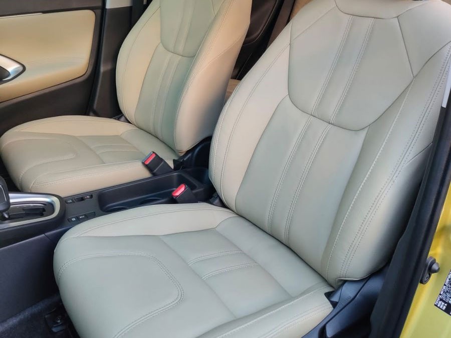 Araç koltuk döşeme ve dikiş detayları